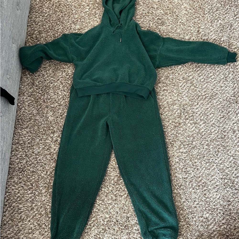 Adore Me Cozy Green Hoodie and Sweatpants Set